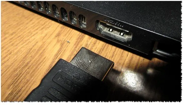 Рис. 9. Подключение кабеля к HDMI порту ноутбука