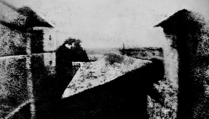 Первая фотография в мире Жозефа Ньепса «Вид из окна»