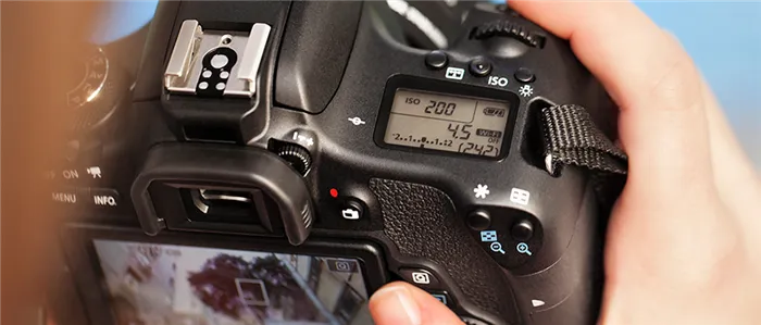 Зеркальный фотоаппарат Canon EOS 760D: надежная модель среднего класса с хорошим сочетанием функций и качества изображения.