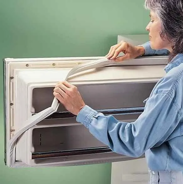 Как поменять резинку на холодильнике и чем её можно приклеить