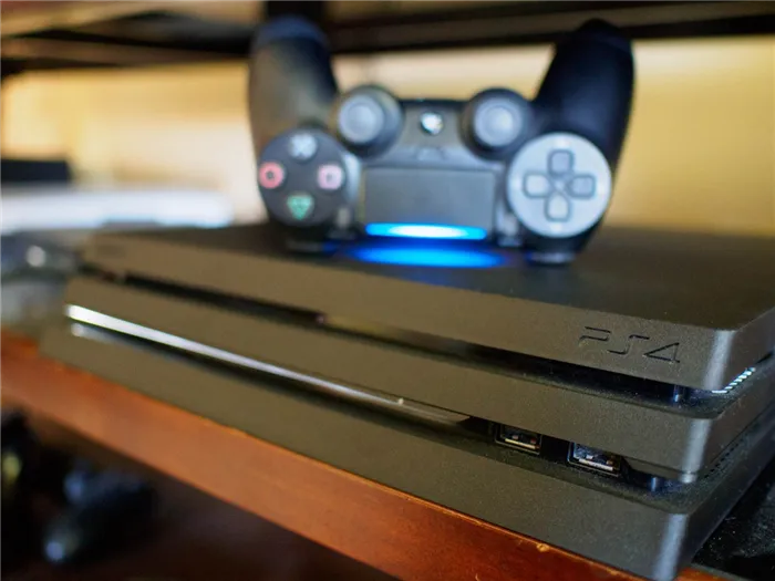 Как почистить ваш PlayStation 4 - Приставка на полке