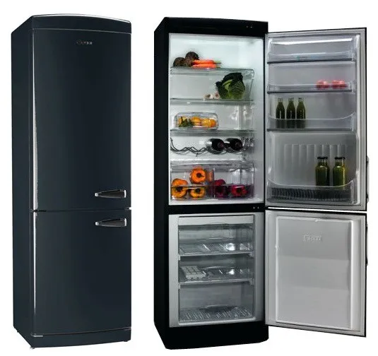 Пример распространенного двухкамерного холодильника с нижней морозильной камерой и большими ручками
