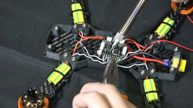 Как сделать самодельный квадрокоптер своими руками