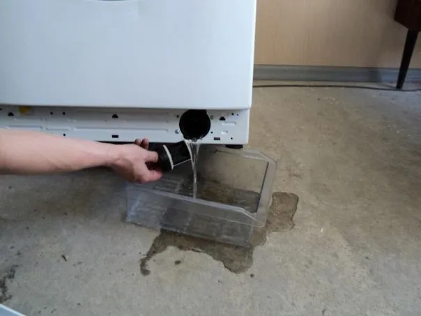 Слить воду через фильтр в стиральной машине