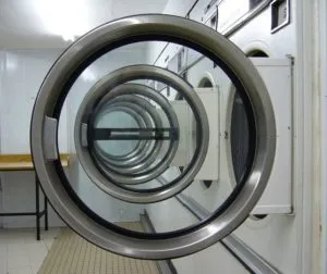 что делать стиральная машина аристон стирает без остановки