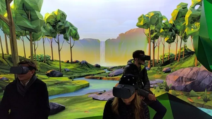 В чем отличие дополненной реальности (AR) от виртуальной реальности (VR)