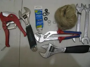 Инструменты, которые необходимы для установки бойлера в квартире своими руками