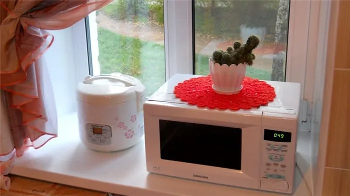 Можно ли поставить микроволновую печь на подоконник