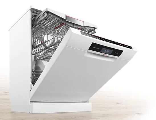 Современная модель посудомоечной машины полноразмерная с выведенной электронной панелью на фасаде