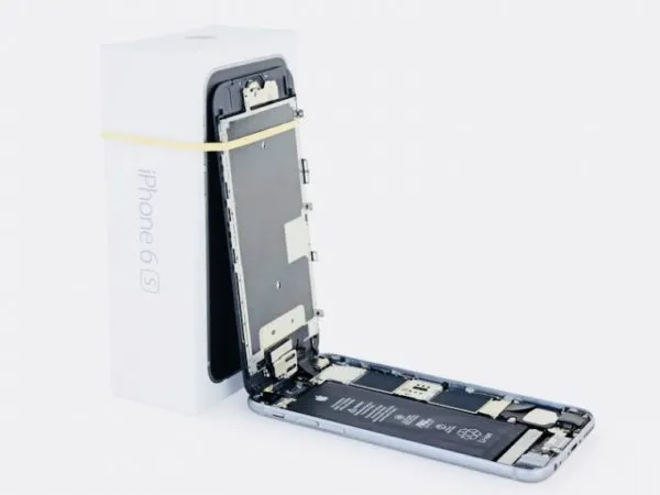Замена аккумулятора в iPhone - шаг 4