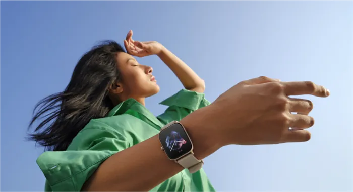 Смарт-часы Xiaomi Amazfit GTS 3 на руке
