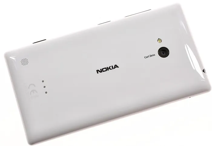 Тыльная сторона Nokia Lumia 720