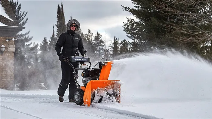 Как выбрать надежную снегоуборочную машину для дома, подбираем лучший снегоуборщик по параметрам
